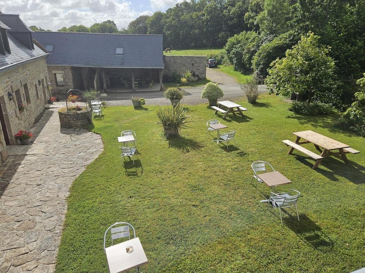 Domaine De Lesvaniel Landudec Exterior photo