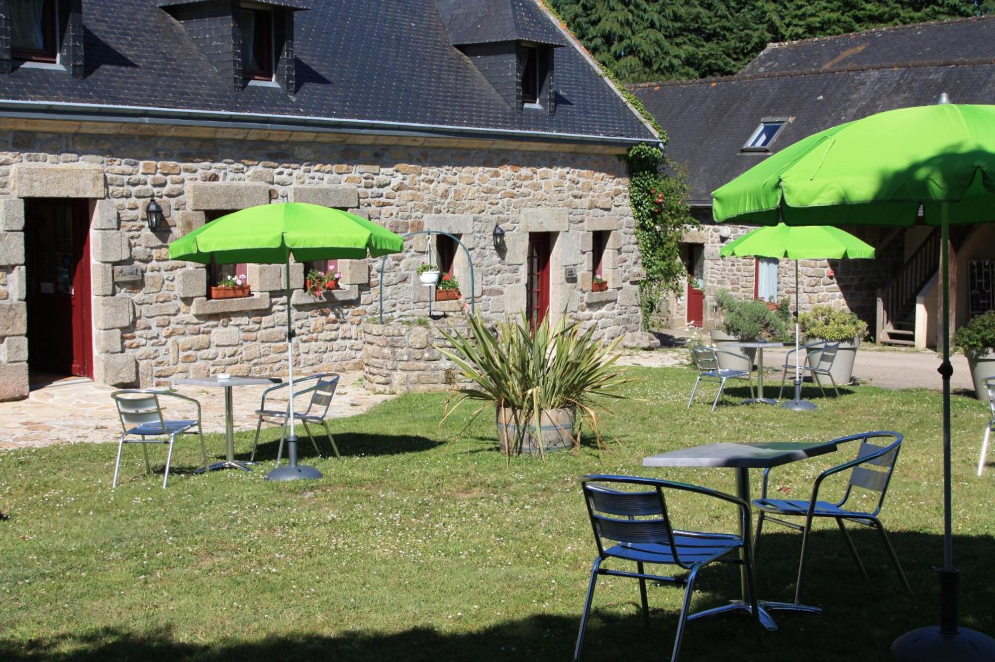 Domaine De Lesvaniel Landudec Exterior photo