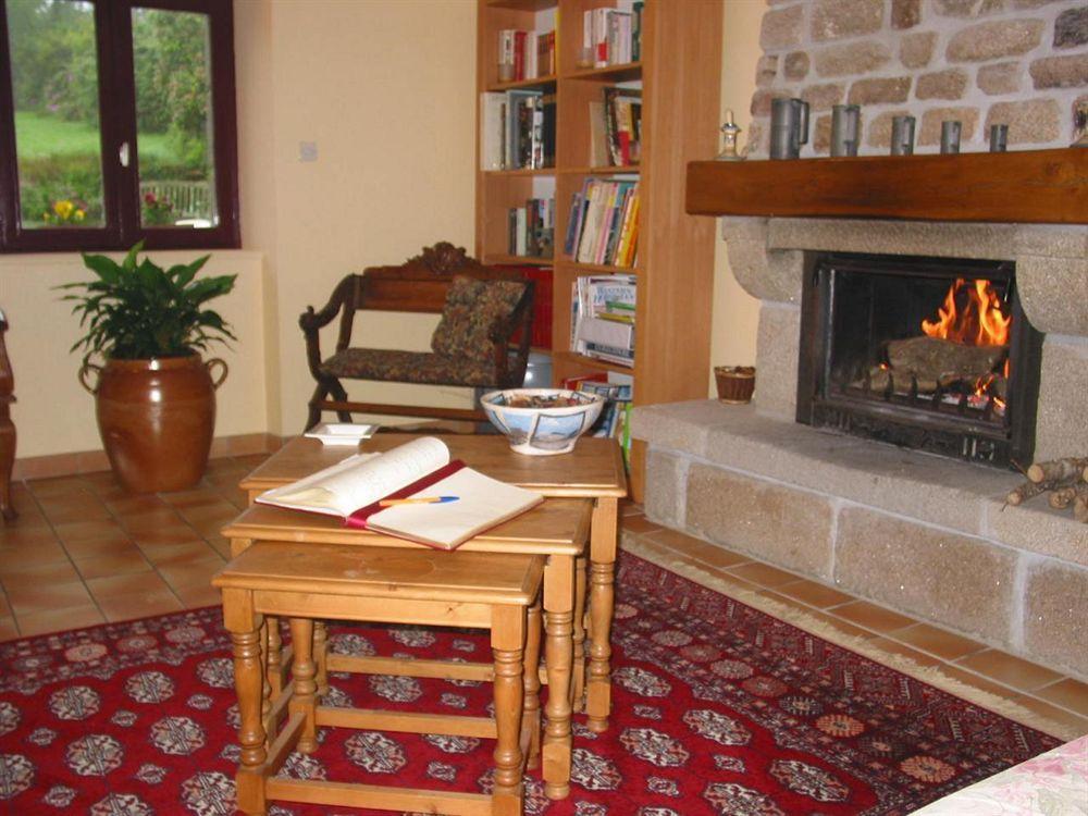Domaine De Lesvaniel Landudec Exterior photo