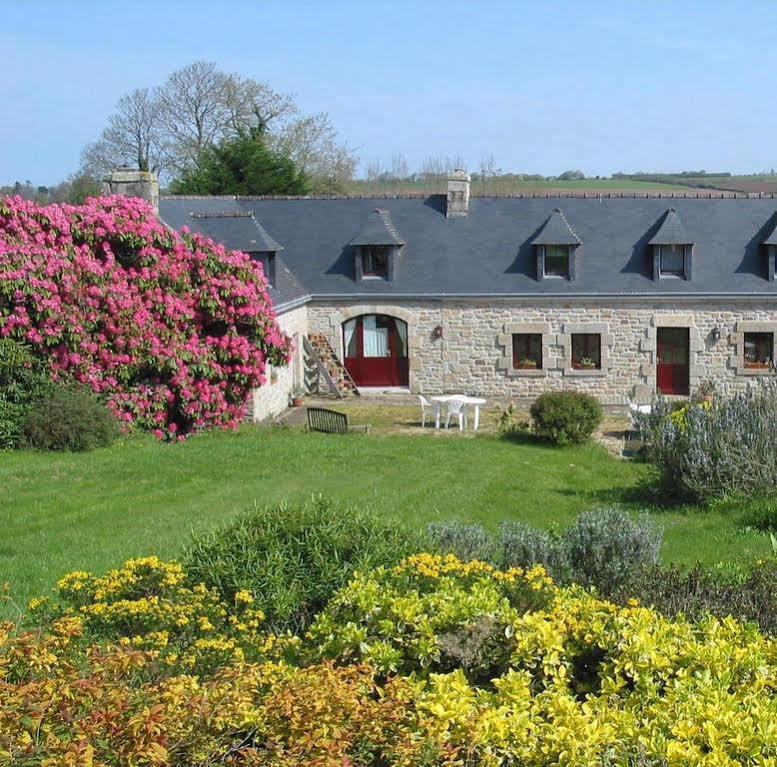 Domaine De Lesvaniel Landudec Exterior photo